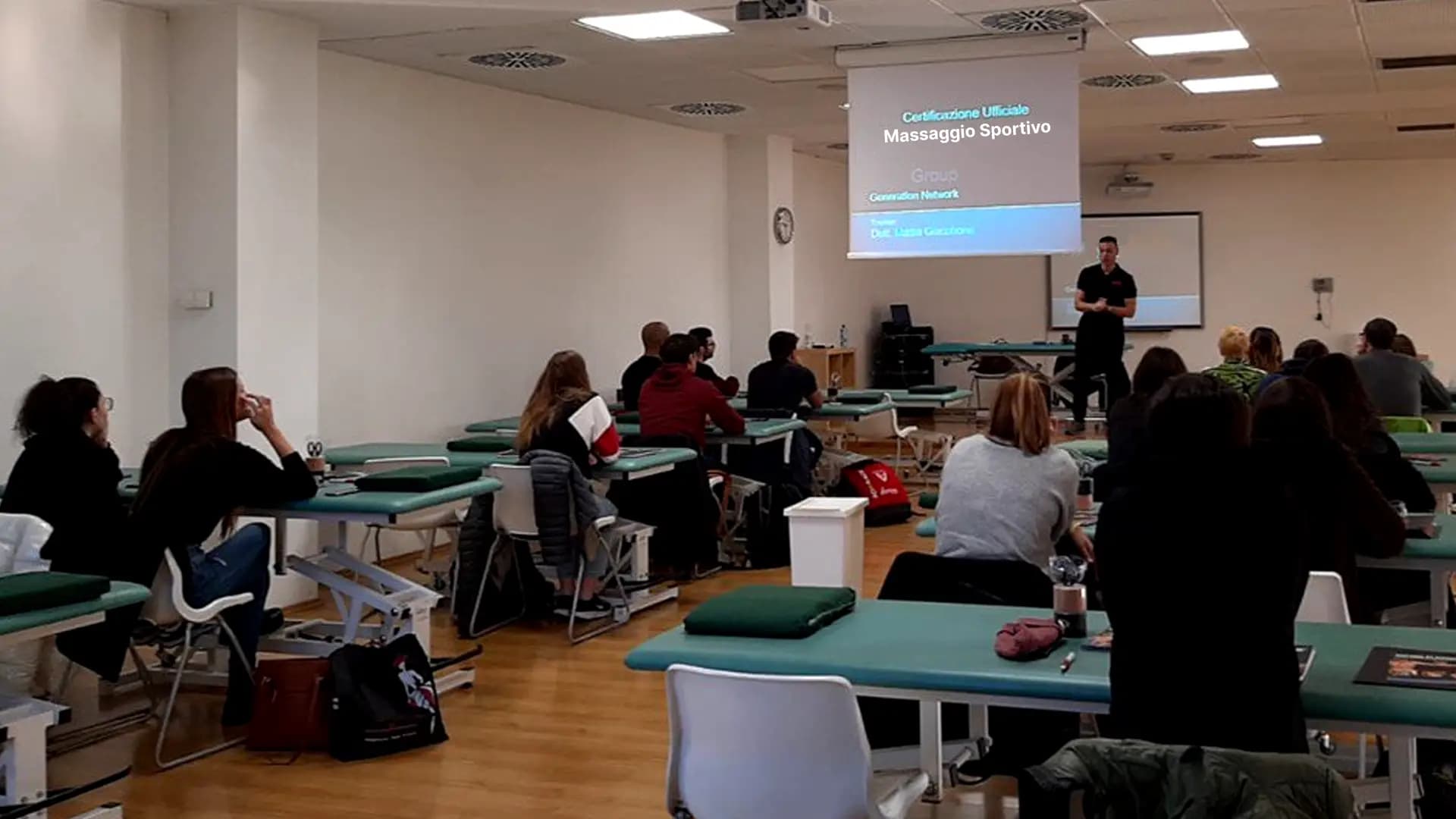 Corso di formazione in aula di massaggio sportivo